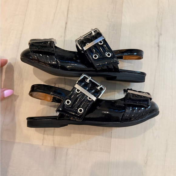 Steve Madden Black Patent Buckle Slingback Sandals - Picture 4 of 11